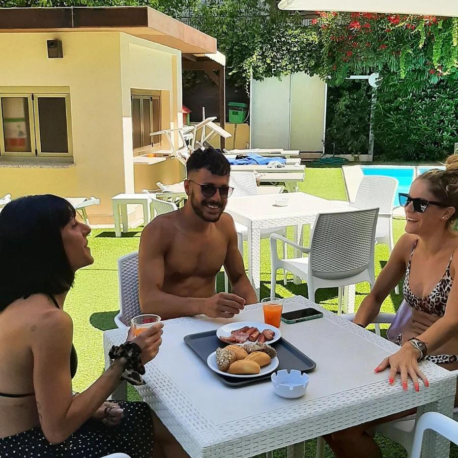 Hotel Arlecchino Riccione Dış mekan fotoğraf