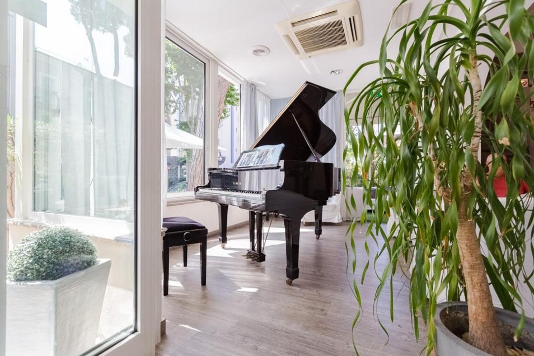 Hotel Arlecchino Riccione Dış mekan fotoğraf