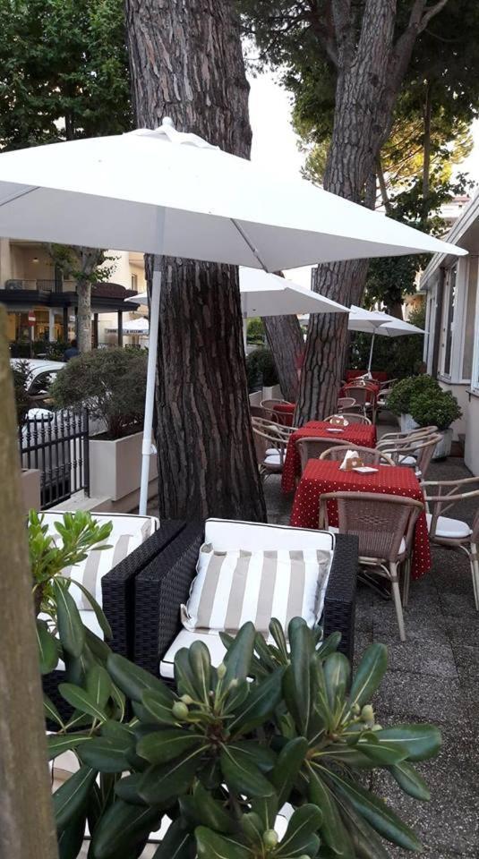 Hotel Arlecchino Riccione Dış mekan fotoğraf